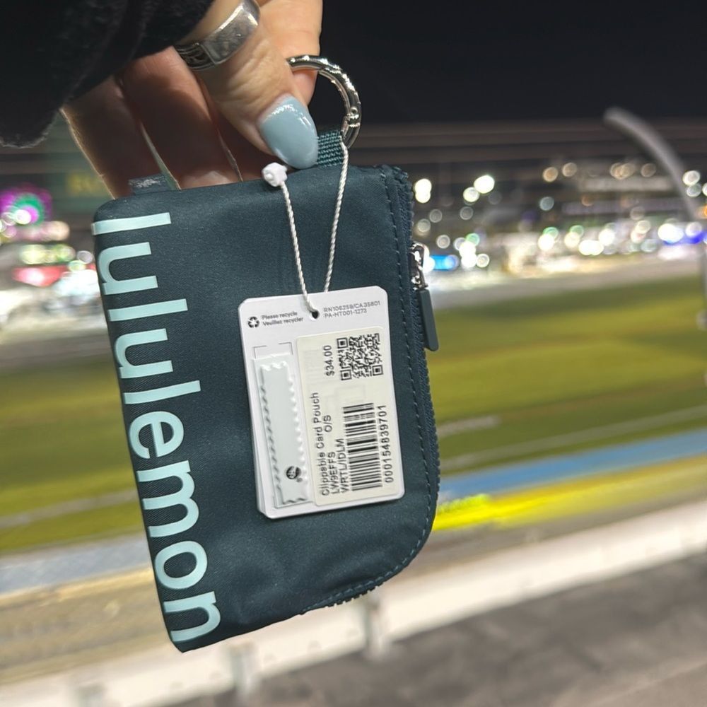 Lululemon Clippable Card Pouch NWT Warp Teal / Ideal‎ Mint gift